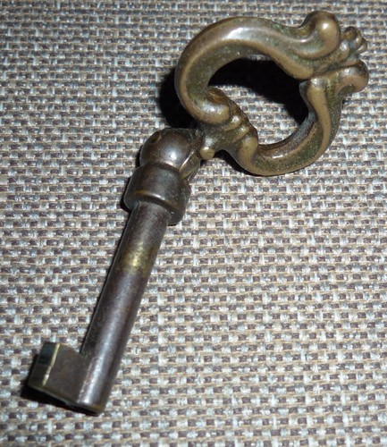 Schöner schrank schlüssel - schrank,