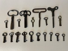19 alte und antike Schlüssel